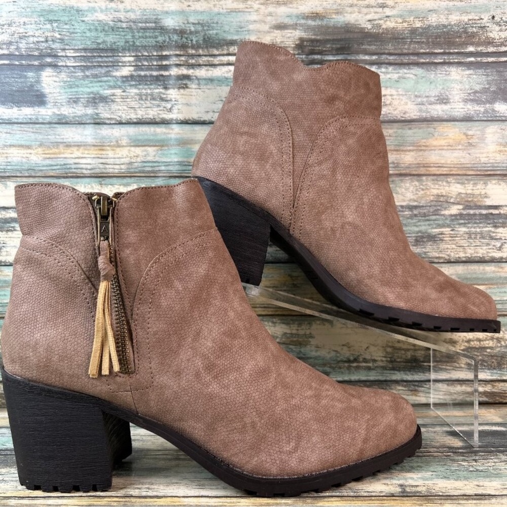 AEROSOLES Brown Ankle Booties